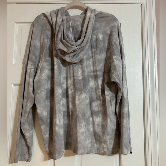 Old Navy Lightweight Specially Dyed Jersey Pullover Hoodie - Picture 3 of 5